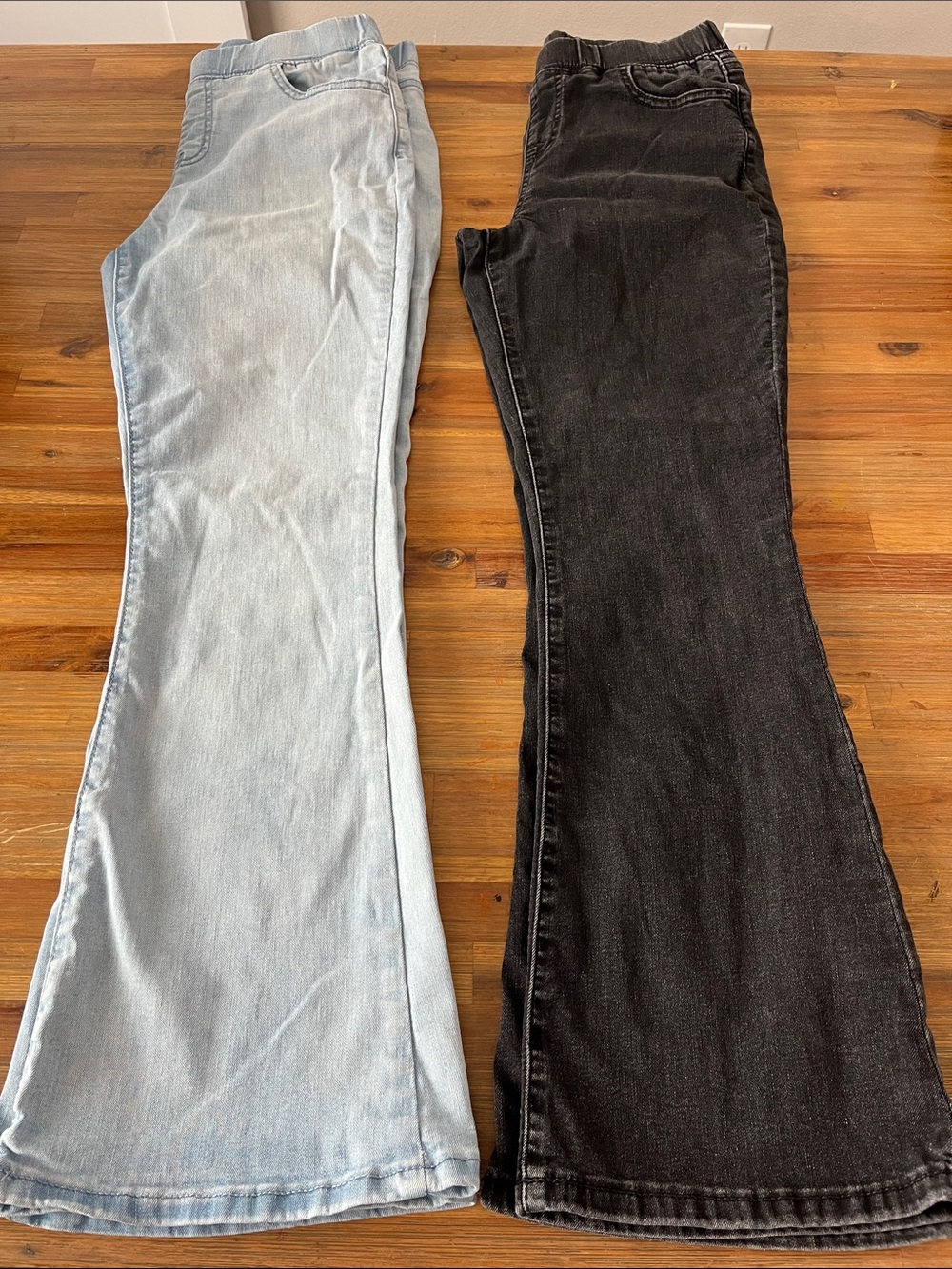 Cat & Jack 2pc Light Blue and Black Flare Jeans 16